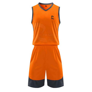 Uniforme de baloncesto personalizado de la mejor calidad Ropa de equipo transpirable Hecho en Pakistán Uniforme de baloncesto en blanco impreso - Product Image 1