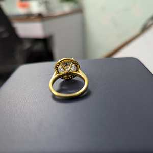 Bague de fiançailles halo en diamant de laboratoire rond 3,40 carats, couleur DEF, certifiée IGI, sertie pavé, pureté VVS-VS - Product Image 1