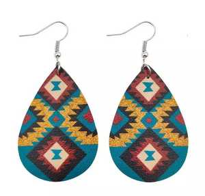 Achetez des boucles d'oreilles uniques en résine de créateur, élégantes boucles d'oreilles faites à la main en perles de rocaille, bijoux uniques et tendance faits à la main, design créatif - Product Image 4