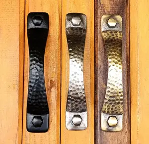 Manija de puerta antigua hecha a mano de la mejor calidad con técnicas de fundición de tallas tradicionales Material de metal de primera calidad al mejor precio - Product Image 2