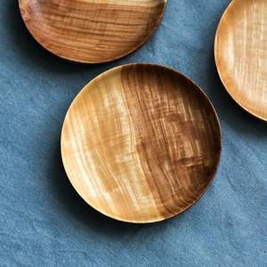 Assiette en bois naturel pour une utilisation écologique en cuisine et le service de nourriture Spécial Noël - Product Image 1