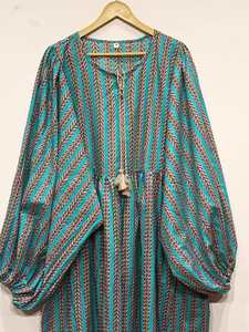 ชุดเดรสผ้าฝ้ายพิมพ์ลายด้วยมือสไตล์โบฮีเมียนสำหรับฤดูร้อนและฤดูใบไม้ผลิ รุ่น Kyra - Product Image 2