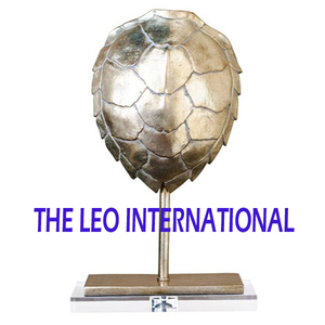 Sculpture moderne en forme de pomme en aluminium Vente à chaud Sculpture décorative à la mode pour la maison et le bureau d'occasion - Product Image 6