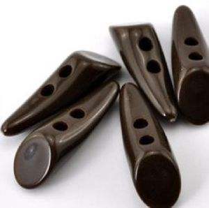 Bascule en corne de buffle naturelle de style ange Bascule en corne de boeuf noire polie pour la mode pour la peau et les vêtements - Product Image 2