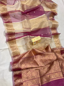 Sari Kadhwan Buti de Tela Auténtica Tejida a Mano, Hermoso Diseño de Doble Tono Dorado y Plateado con Motivos de Zari, Elegante y Tradicional para Fiestas - Product Image 5