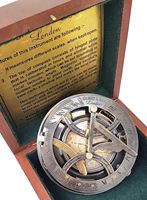 Boussole solaire vintage rétro steampunk en laiton massif, finition marine, avec boîte en bois dur poli, artisanat Calvin fait main, pour usage extérieur, avec aiguille