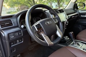 Toyota 4Runner Limited 2024, 4x4, Caja de Cambios Automática, Título Limpio, Sin Accidentes, con Bajo Kilometraje, Listo para Envío - Product Image 5