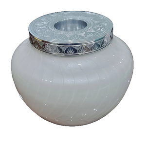 Urna de plata antigua Odyssey, urna de cremación funeraria para adultos de metal y latón de estilo americano para cenizas humanas - Product Image 5