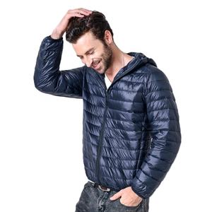 Chaquetas ligeras con capucha para hombre con logotipo personalizado al por mayor de alta calidad, abrigos acolchados de mezcla de plumón de pato con capucha para hombre - Product Image 2