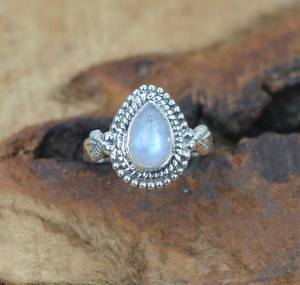 Anillo de Plata de Ley 925 con Piedra Lunar Arcoíris, Joyería de Piedras Preciosas Hecha a Mano, Anillo de Moda para Mujer, Elegante Regalo - Product Image 4