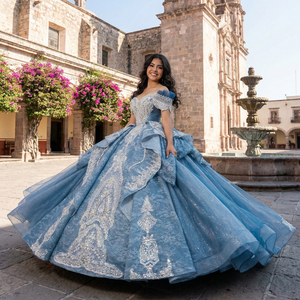Robe de bal longue bleu cristal élégante avec appliques de perles et décolleté cœur, idéale pour les Quinceañeras et les fêtes de jeunes filles (XSS05) - Product Image 1