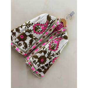 Veste en coton Suzani ivoire brodée à la main Zafira, style universitaire, logo personnalisé, couleur olive fuchsia, taille XL, pour les manteaux printemps-hiver - Product Image 5