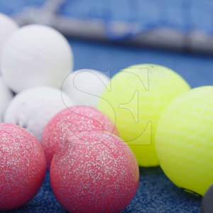 Pelota de hockey de PVC de campo de caucho Natural 100% de alta calidad con logotipo personalizado, pelotas de hockey sobre hielo brillantes - Product Image 6