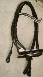 Brida de caballo de lujo de alta calidad hecha de cuero de vaca genuino en diseño atractivo Juego de tachuelas de equipo de equitación ajustable - Product Image 4