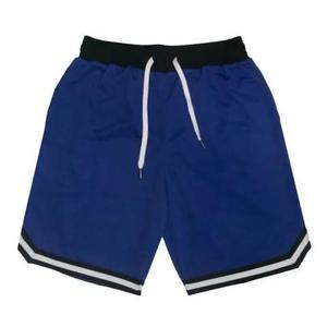 Shorts de sport pour hommes en gros, taille mi-haute, respirants, avec logo personnalisé, motif uni, en toile, pour l'extérieur, à prix abordable - Product Image 3