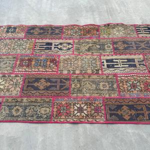 Alfombra Turca de 3.9x7.2 pies, Alfombra Vintage, Alfombra Abstracta Azul y Roja - Product Image 3