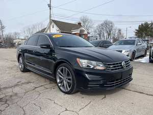 Volkswagen Passat R-Line 4 portes (1.8L 4 cylindres Turbo 6A) légèrement usagée, modèle 2017 - Product Image 3