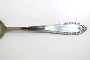 ชุดช้อนเสิร์ฟของหวานสีทองสุดหรูทำจากสเตนเลสสตีลพร้อมการตกแต่งที่หรูหราเหมาะสำหรับใช้บนโต๊ะอาหารอย่างมีสไตล์ - Product Image 2