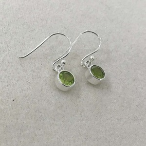 Pendientes de corte de peridoto de plata 925, pendientes de plata de ley a la moda para mujer, pendientes redondos de joyería de plata de ley india al por mayor - Product Image 2