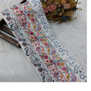 Rubans et dentelles en organza de 2 pouces de largeur faits sur mesure Motifs de fleurs brodées à la machine de différentes couleurs pour robes de mariée - Product Image 1