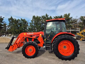 Tracteur agricole Kubota M5112 110 CV 4x4 diesel neuf et d'occasion avec cabine et chargeur frontal à vendre - Product Image 2
