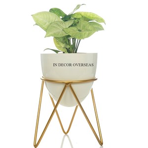 Maceta de metal resistente de forma redonda con recubrimiento en polvo de color negro y soporte de diseñador de lujo único chapado en oro de proveedor indio - Product Image 4