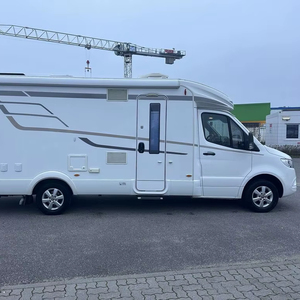 Cómoda Remolque-Casa Móvil con Capacidad de 3500 kg, Origen Francia, para Viajes de Camping al Aire Libre y Uso como Caravana Urbana - Product Image 1