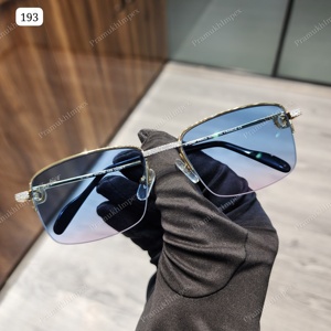 VVS D Moissanite Diamond Studded unisex hip hop พรีเมี่ยมหนาและฉูดฉาดสี่เหลี่ยมผืนผ้าแว่นตาสีชมพูสีฟ้าในราคาที่เหมาะสม - Product Image 1