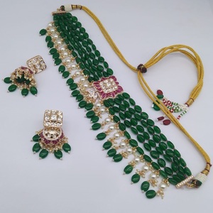 Conjunto de Gargantilla de perlas Kundan de diseñador, Gargantilla tradicional Jadau con pendientes, conjunto de collar de mujer, Gargantilla étnica de diseñador - Product Image 1