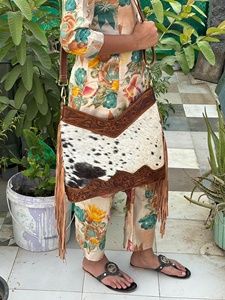 Sac à franges en cuir métallisé fait main tendance personnalisé, sac à main unique de haute qualité pour femmes, sacs à pierres dissimulés à la mode, revente - Product Image 2