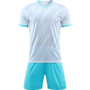 Ensemble de maillots et de shorts de football de qualité supérieure |   Uniformes de football légers pour les équipes |   Tenues de sport personnalisables - Product Image 4