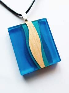 Articles de vente chauds Collier pendentif en résine de bois de mode Collier en résine solidifiée de haute qualité - Product Image 4