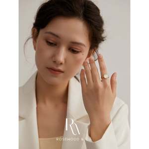 Anello Sigillo Vintage Placcato Oro, Non si Ossida, con Fascia in Madreperla e Motivo Animale, Impermeabile, con Catena Dorata, Impilabile - Product Image 2