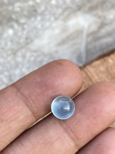 พลอยคาโบชองทรงกลมสีฟ้าธรรมชาติขนาด9มม. ความวาว3.52กะรัตอัญมณีหลวมสีเปลี่ยนเครื่องประดับทำ - Product Image 3