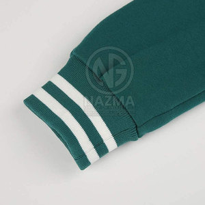 Veste Letterman pour femmes très vendue, col montant, fermeture à boutons, respirante, couleur unie, en coton, fabriquée au Pakistan - Product Image 5