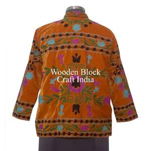 Nueva Chaqueta de Terciopelo Bordada a Mano, Estilo Boho Suzani, Abrigo Floral, Ropa de Abrigo Bohemia para Festivales, Chaqueta Cálida de Invierno, Regalo para Mujer - Product Image 6