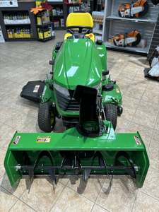 Tracteur de jardin multifonctionnel professionnel à essence avec tondeuse autoportée verte, accessoire lame à neige et bac de ramassage arrière 200L - Product Image 2