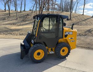 Cargadora Compacta JCB 270 2026, 74HP, 2723LB, Sistema Hidráulico Parker, 1 Año de Garantía, Aire Acondicionado de Alta Eficiencia, Asiento con Calefacción de 2 Velocidades, Sistema de Reversa - Product Image 5