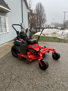 Tondeuse à gazon autoportée industrielle Gravely Pro-Turn 460 de 2018 avec tension de 58 V, produit de haute performance pour serre - Product Image 2