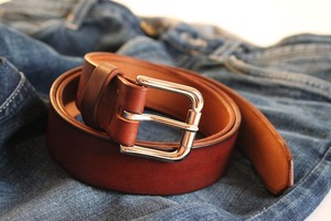 เข็มขัดหนังวินเทจทำด้วยมือสำหรับผู้ชายเข็มขัดหนังแท้ที่ทนทานและสง่างามสำหรับผู้ชายพร้อมหัวเข็มขัดวงล้ออัตโนมัติ - Product Image 6