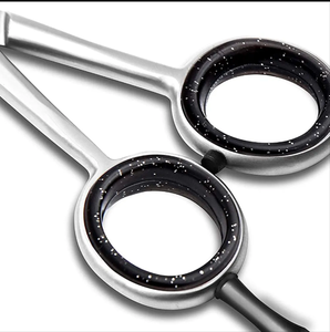 Ciseaux de coiffeur en acier inoxydable de qualité industrielle Ciseaux de salon réglables super pointus Repose-doigt Caractéristique Ciseaux de beauté - Product Image 6