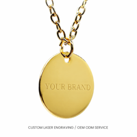 Collier avec pendentif plaqué or, logo gravé au laser personnalisé, bijoux de marque de luxe, OEM ODM