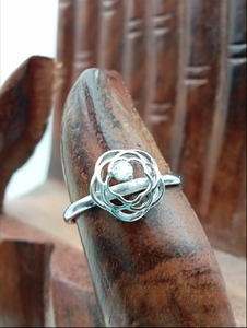 Bague de Fiançailles et de Mariage Personnalisée en Or Plaqué 14K pour Femme, Sertie de Moissanite Ovale Certifiée IGI, 100% Satisfaction - Product Image 5