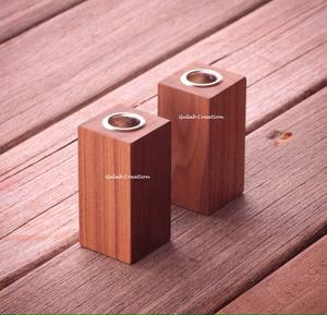 Portavelas Navideño de Madera de Acacia Ecológico Hecho a Mano para Decoración Rústica del Hogar y Centros de Mesa Elegantes - Product Image 3