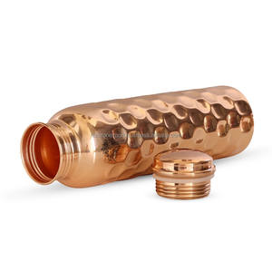 Humran ขวดน้ำทองแดงขนาด900มล. ดีไซน์รังผึ้งที่ไม่เหมือนใครพร้อมความเงางามสูงสำหรับงานปาร์ตี้ - Product Image 1