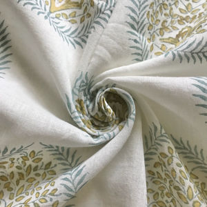Tissu en coton imprimé à la main, motif traditionnel indien Arbre de Vie Buti, tons olive et turquoise - Product Image 1