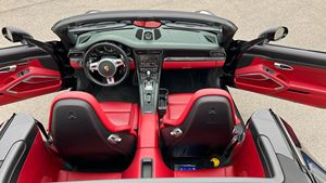 Gran Oferta: Porsche 911 Turbo S Cabriolet 2015, Impecable, Listo para Enviar - Product Image 2