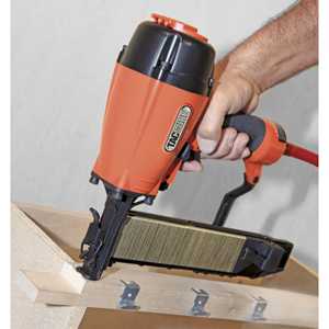 Agrafeuse pneumatique robuste pour travaux de charpente, utilise des agrafes de 14/19-50 mm - Product Image 4