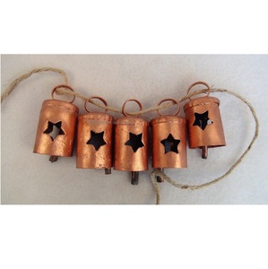 Campana de vaca de cobre con diseño de corte de estrella vintage, campanas colgantes de decoración navideña de Metal hechas a mano - Product Image 4