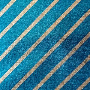 Papel Repujado con Patrones Plateados, Paquete de 25 Hojas - Product Image 3